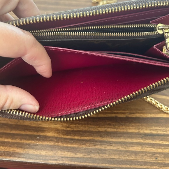 Louis Vuitton Alma bag and Clemence wallet - Picture 13 of 16